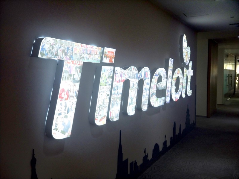 亚克力UV彩喷发光字